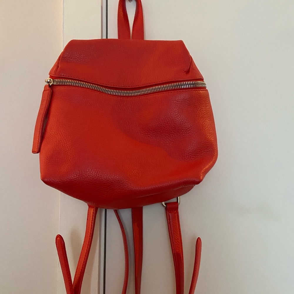 KARA Small Backpack Poppy RARE - Picture 6 of 10